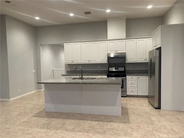 $4,580 | 88 Parkwood, Irvine, CA 92620