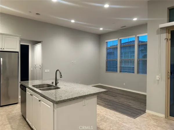 $4,580 | 88 Parkwood, Irvine, CA 92620