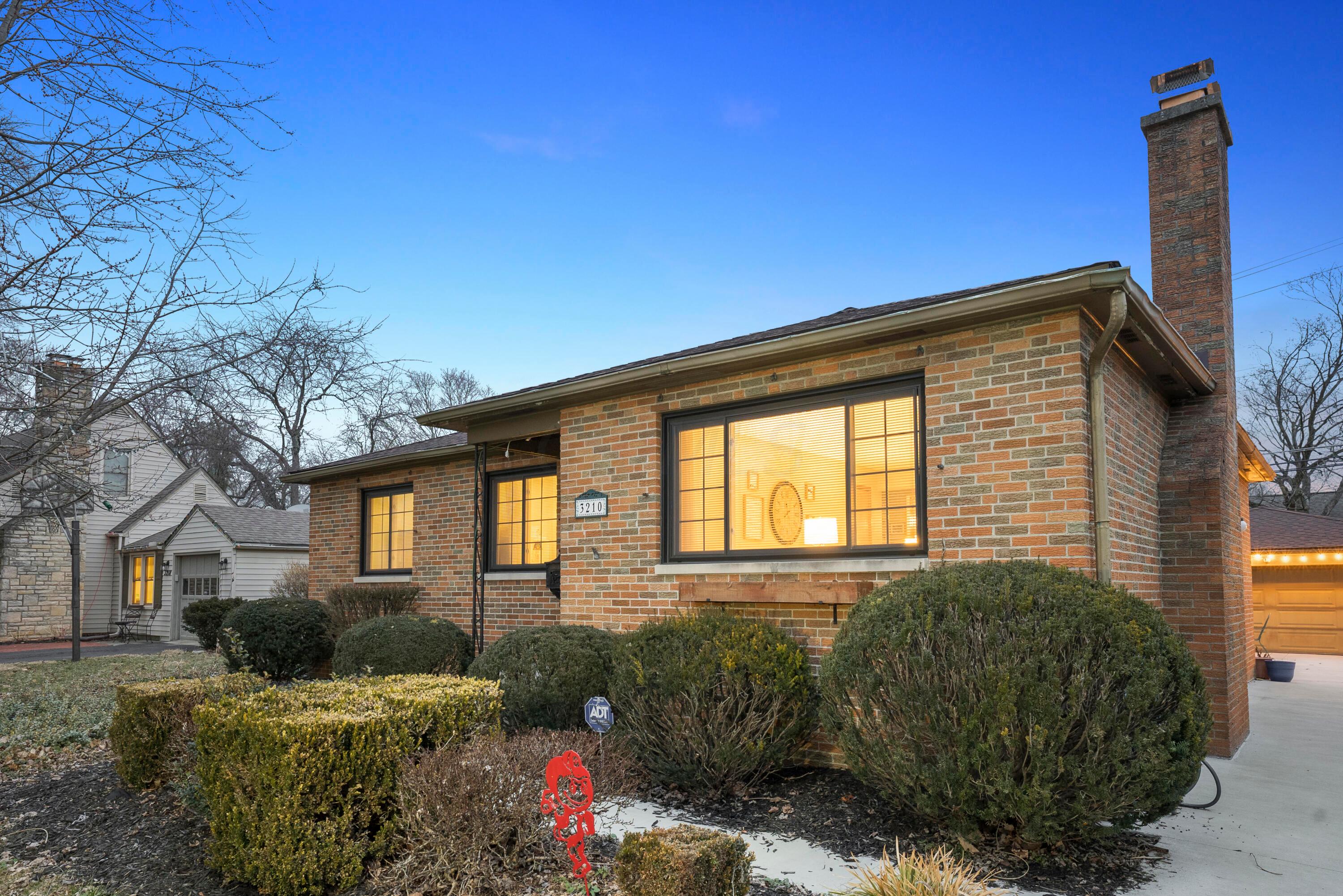 3210 Ainwick Road Columbus, OH 43221 - Photo 4 of 30 DSC00004
