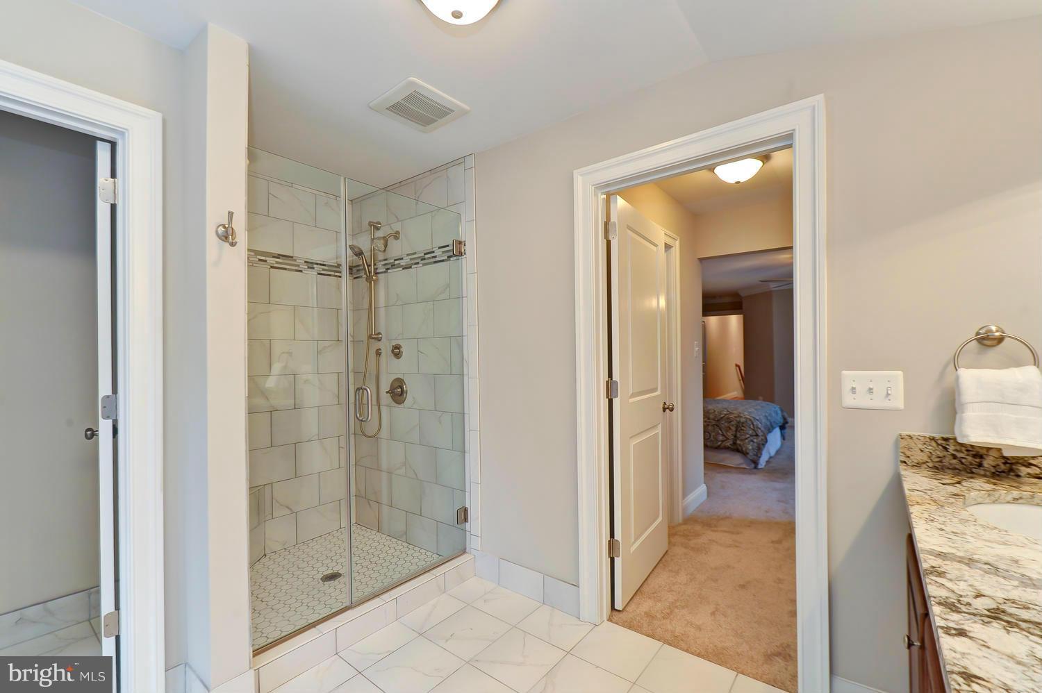116 West Glebe Road Alexandria, VA 22305 - Photo 19 of 20 Bath (Master)