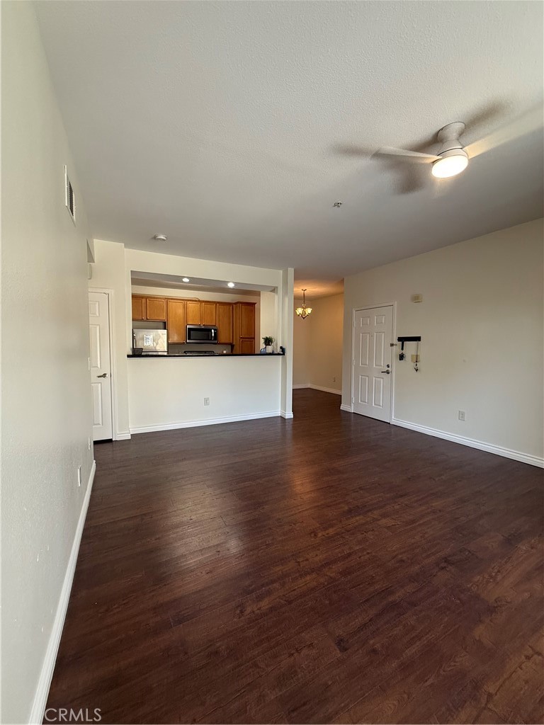 375 Central, Unit 113 Riverside, CA 92507 - Photo 3 of 19 Living Room