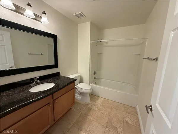 $2,500 | 375 Central, Unit 113, Riverside, CA 92507