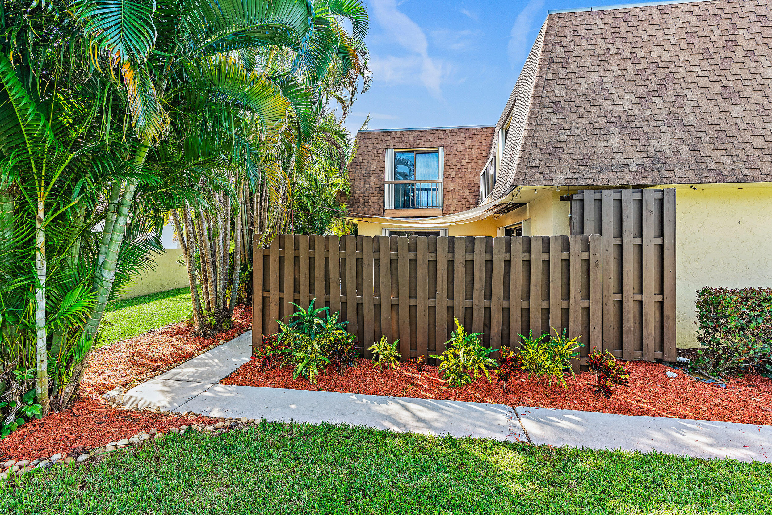 110 N Delaware Blvd-13