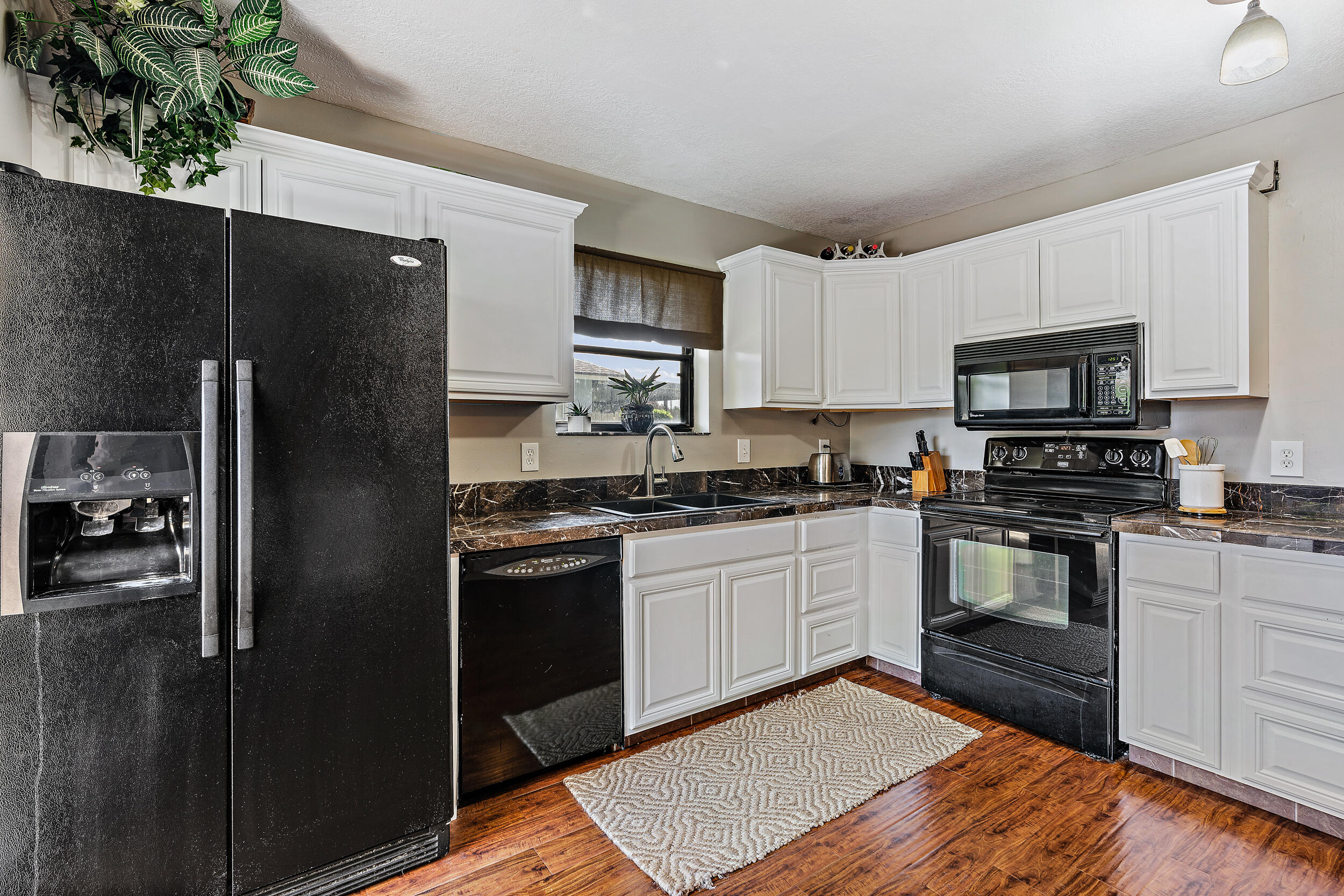 110 North Delaware Boulevard, Unit 10D Jupiter, FL 33458 - Photo 3 of 14 110 N Delaware Blvd-11