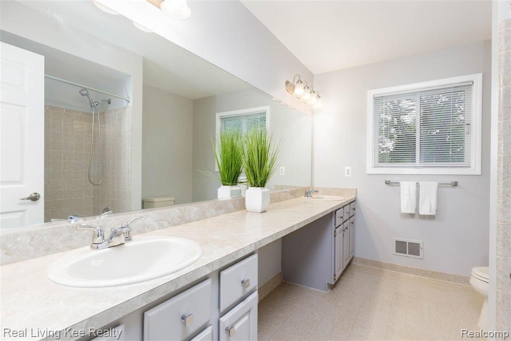 359 Fordcroft Drive Rochester Hills, MI 48309 - Photo 21 of 29