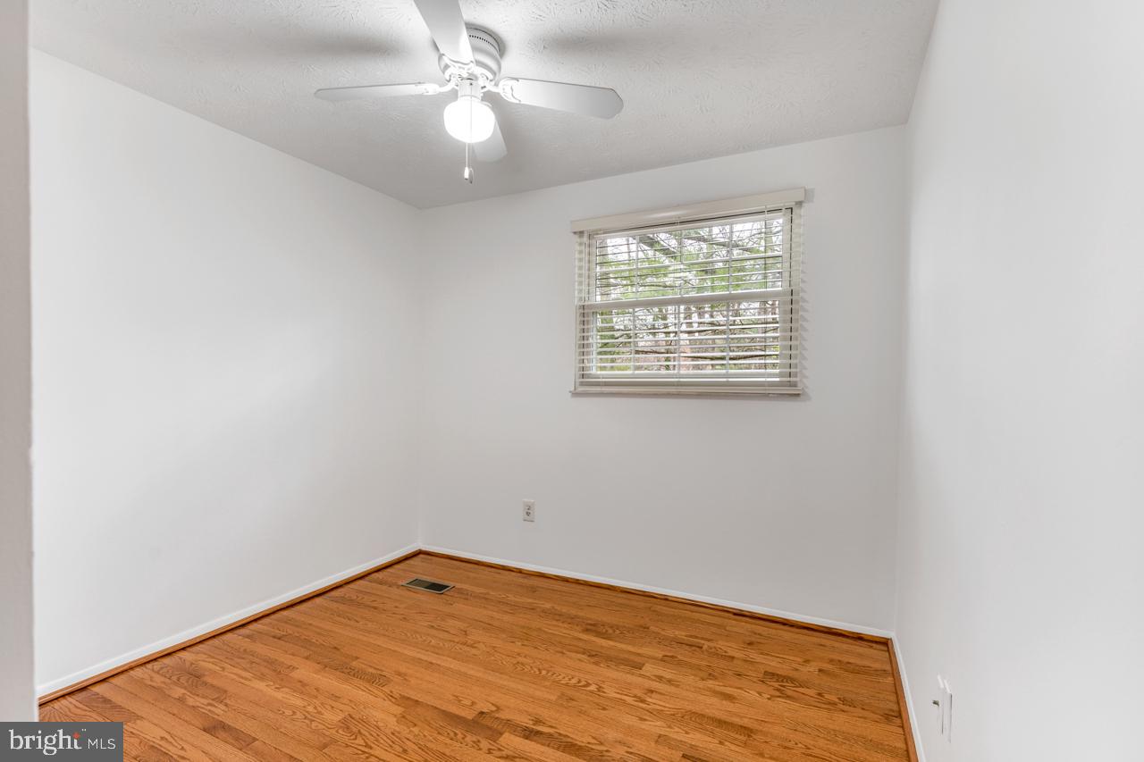11562 Ivy Bush Court Reston, VA 20191 - Photo 12 of 23