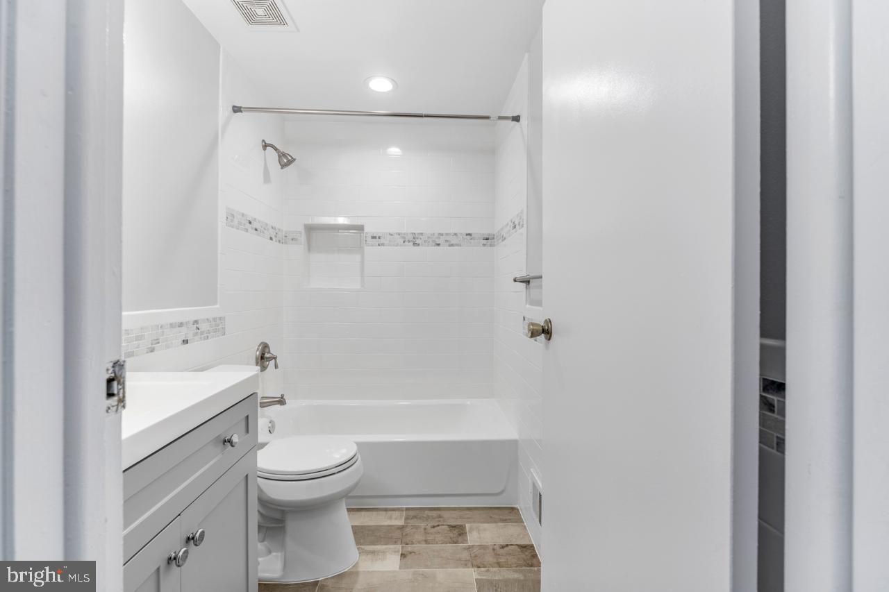 11562 Ivy Bush Court Reston, VA 20191 - Photo 13 of 23