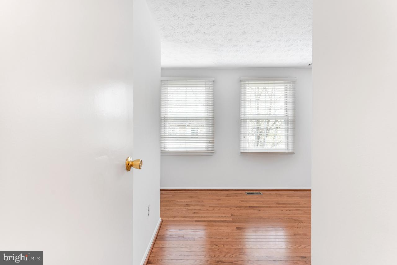 11562 Ivy Bush Court Reston, VA 20191 - Photo 15 of 23