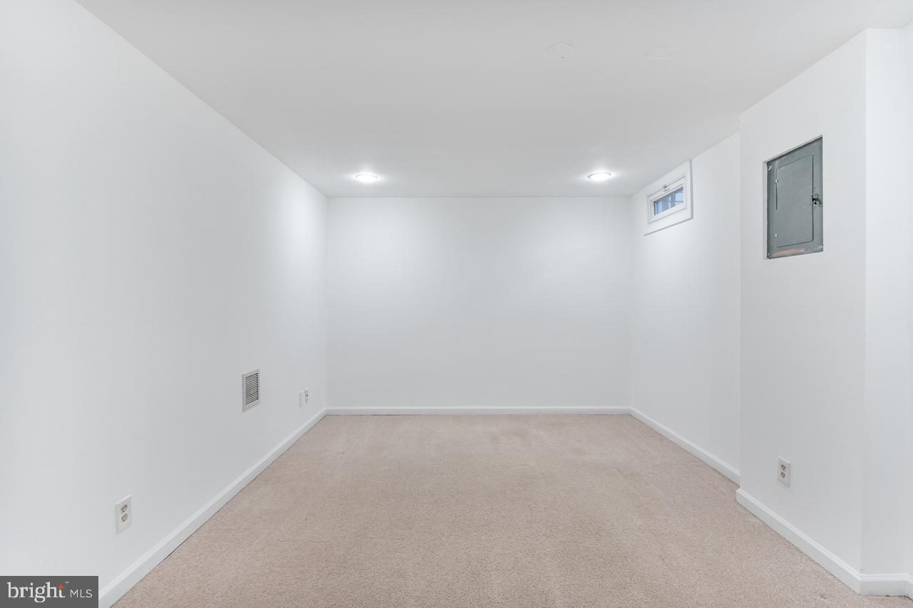11562 Ivy Bush Court Reston, VA 20191 - Photo 20 of 23