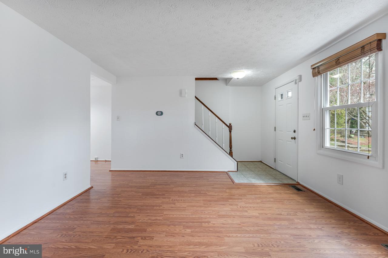 11562 Ivy Bush Court Reston, VA 20191 - Photo 3 of 23