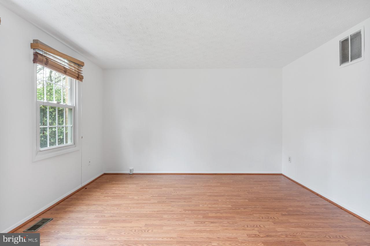 11562 Ivy Bush Court Reston, VA 20191 - Photo 4 of 23