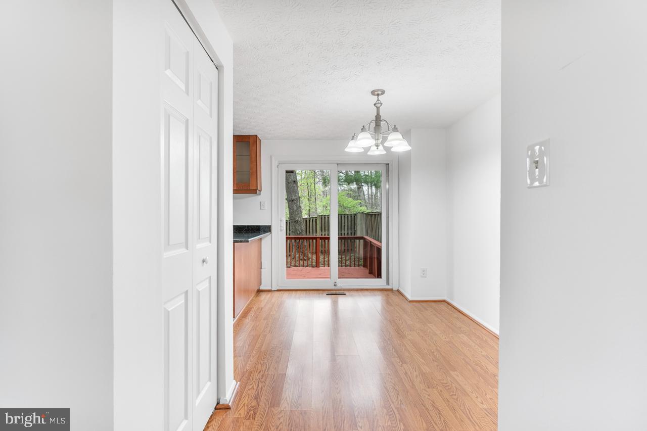11562 Ivy Bush Court Reston, VA 20191 - Photo 5 of 23
