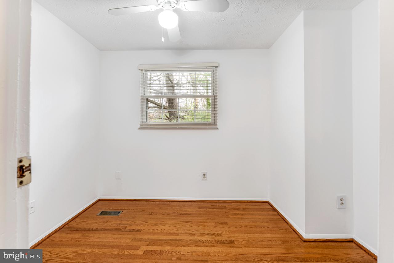 11562 Ivy Bush Court Reston, VA 20191 - Photo 10 of 23