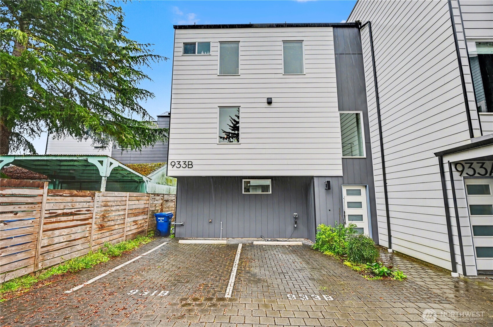 933 North 91st Street, Unit B Seattle, WA 98103 - Photo 24 of 26
