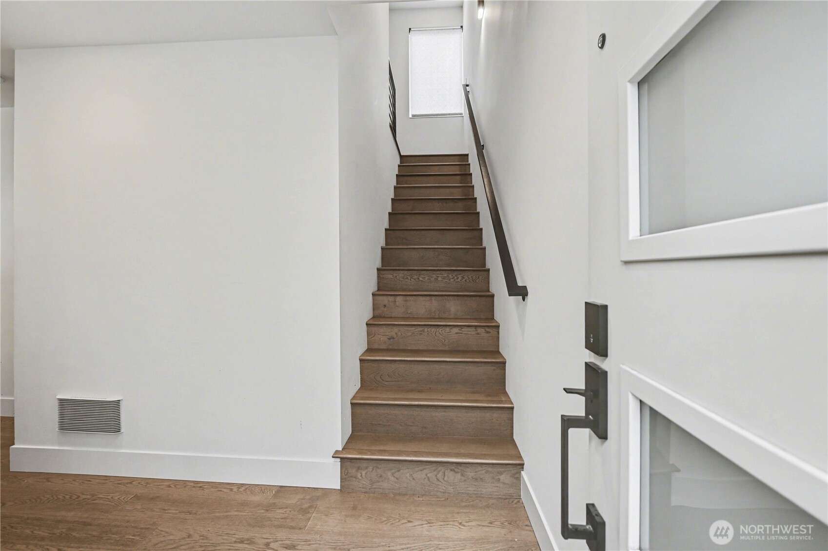 933 North 91st Street, Unit B Seattle, WA 98103 - Photo 3 of 26