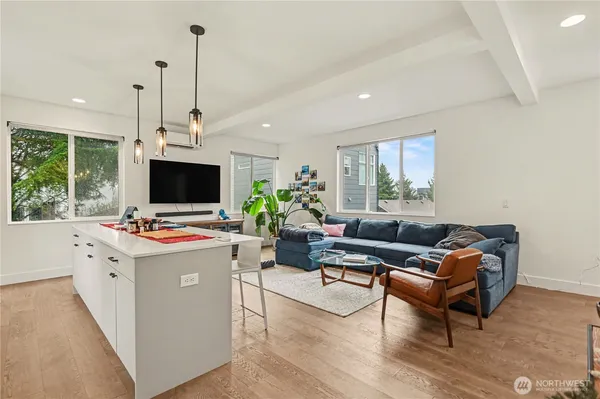 $3,950 | 933 North 91st Street, Unit B, Seattle, WA 98103