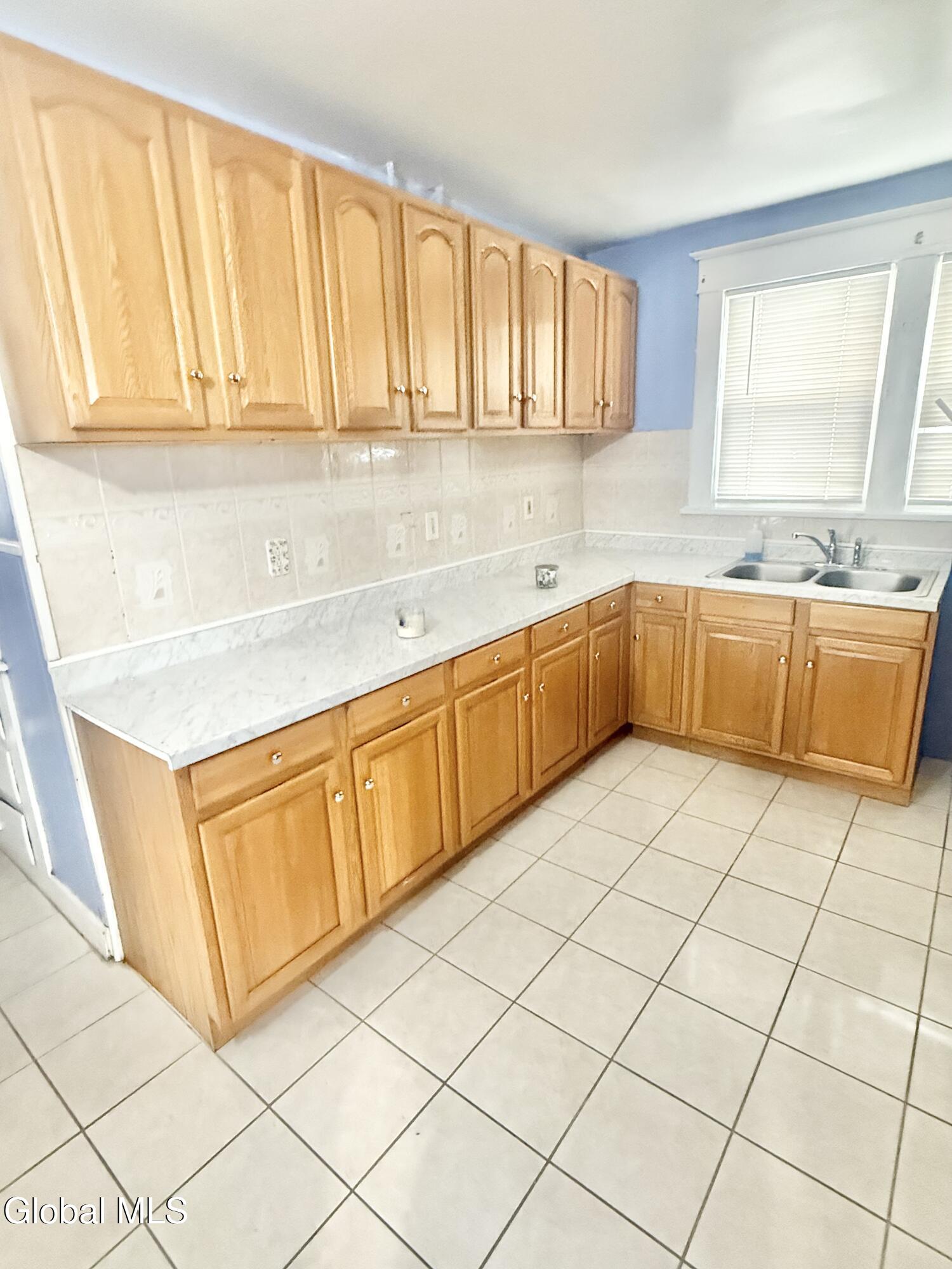 5 Hawk Street Schenectady, NY 12307 - Photo 15 of 27 IMG_5201