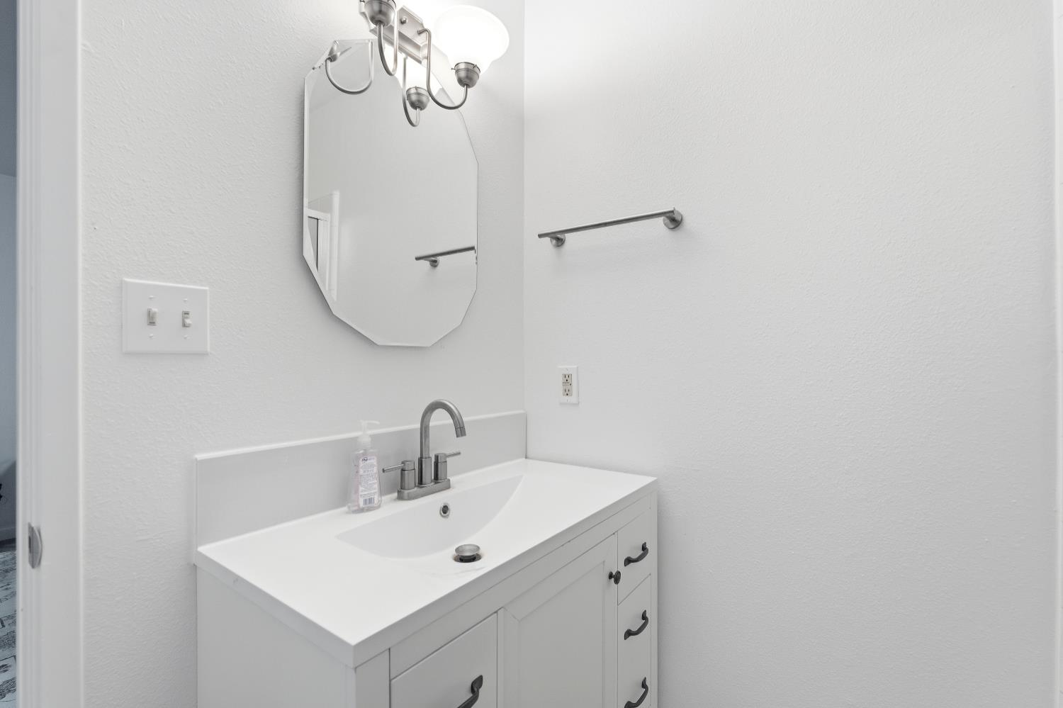 10 West 9th Street Clovis, CA 93612 - Photo 18 of 61