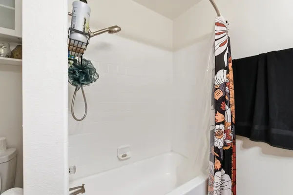$910,655 | 10 West 9th Street, Clovis, CA 93612