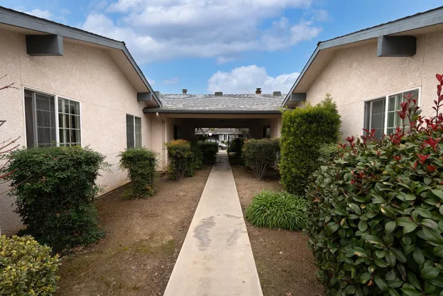 $899,000 | 10 West 9th Street, Clovis, CA 93612