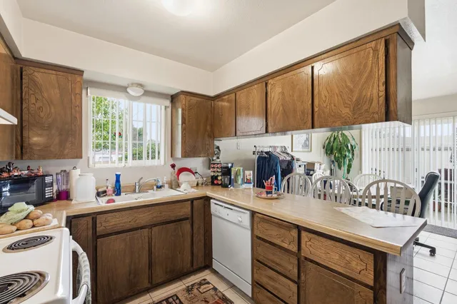 $899,000 | 10 West 9th Street, Clovis, CA 93612