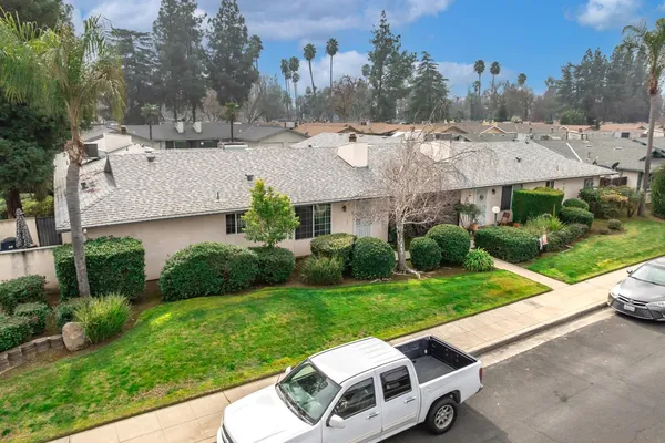 $910,655 | 10 West 9th Street, Clovis, CA 93612
