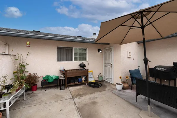 $910,655 | 10 West 9th Street, Clovis, CA 93612