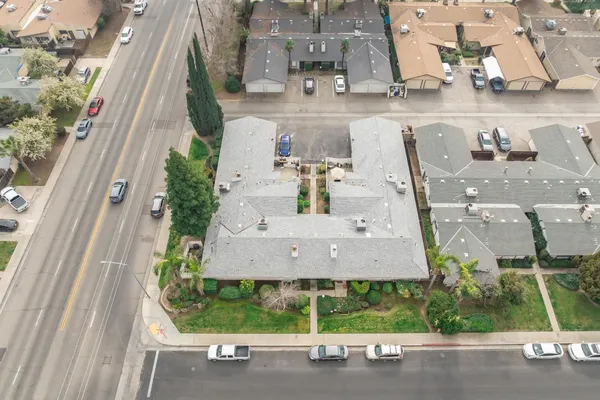 $910,655 | 10 West 9th Street, Clovis, CA 93612