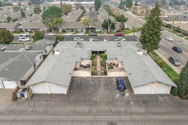 $910,655 | 10 West 9th Street, Clovis, CA 93612