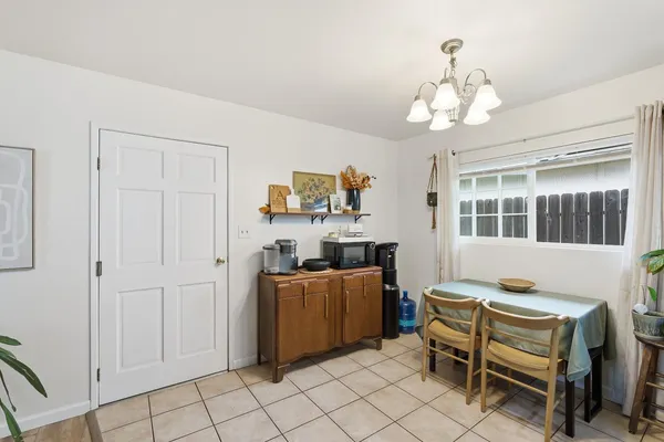$910,655 | 10 West 9th Street, Clovis, CA 93612