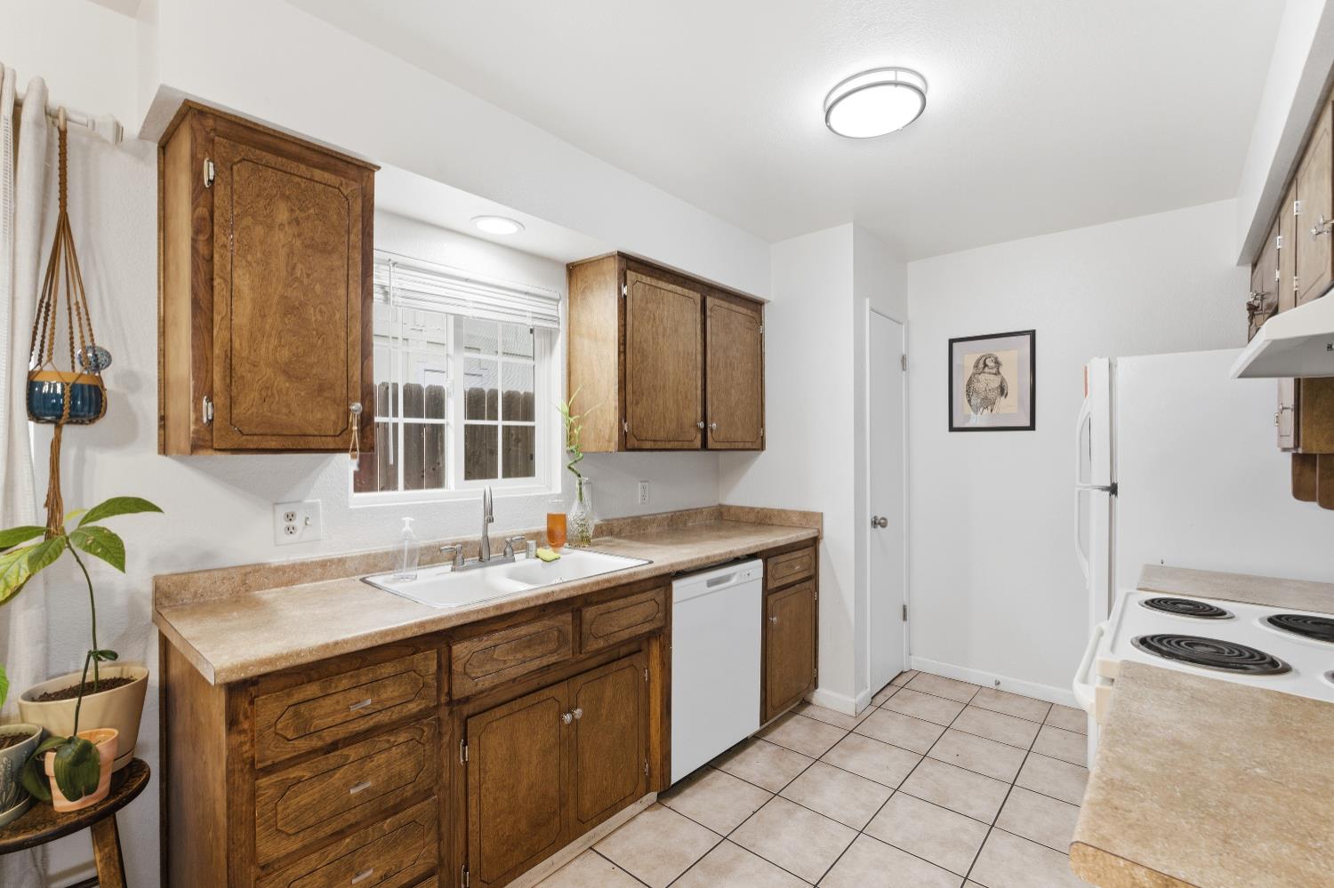 10 West 9th Street Clovis, CA 93612 - Photo 10 of 61