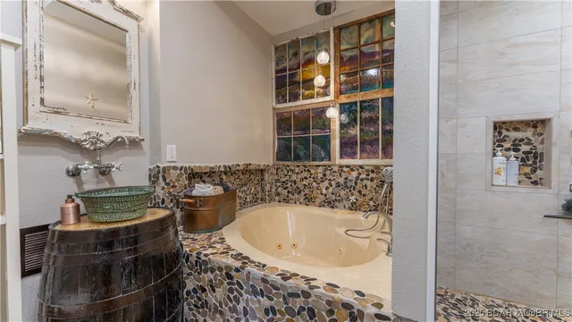 $695,000 | 960 Spring Cove Road, Sunrise Beach, MO 65079