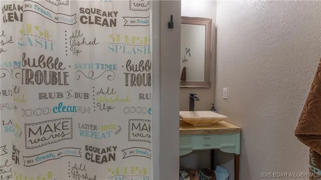 $695,000 | 960 Spring Cove Road, Sunrise Beach, MO 65079