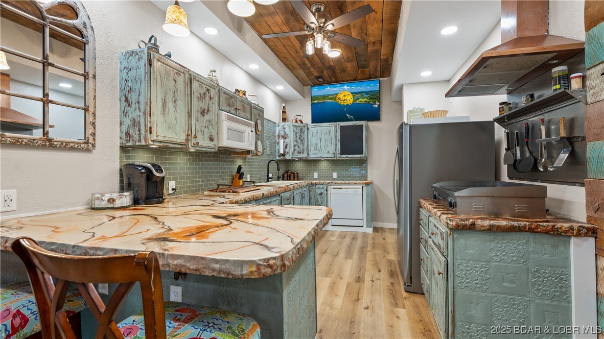 960 Spring Cove Road Sunrise Beach, MO 65079 - Photo 3 of 50