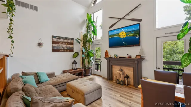 $695,000 | 960 Spring Cove Road, Sunrise Beach, MO 65079