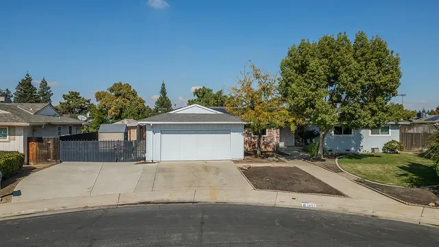 $490,000 | 1895 Dennis Avenue, Clovis, CA 93611