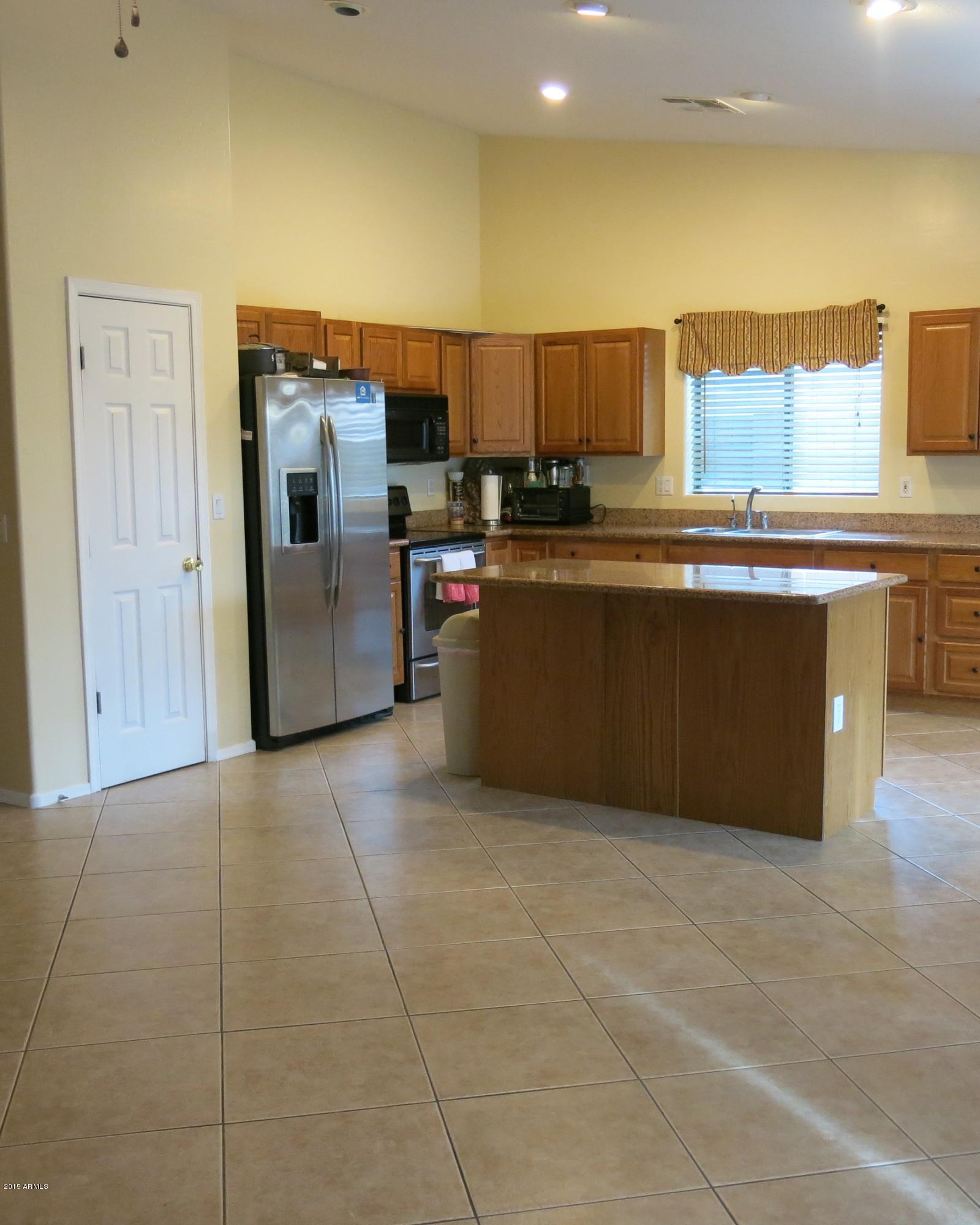 7323 West Cordes Road Phoenix, AZ 85043 - Photo 3 of 23 IMG_8421