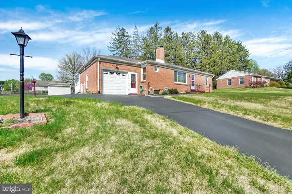 $252,000 | 1630 North East Street, York, PA 17406