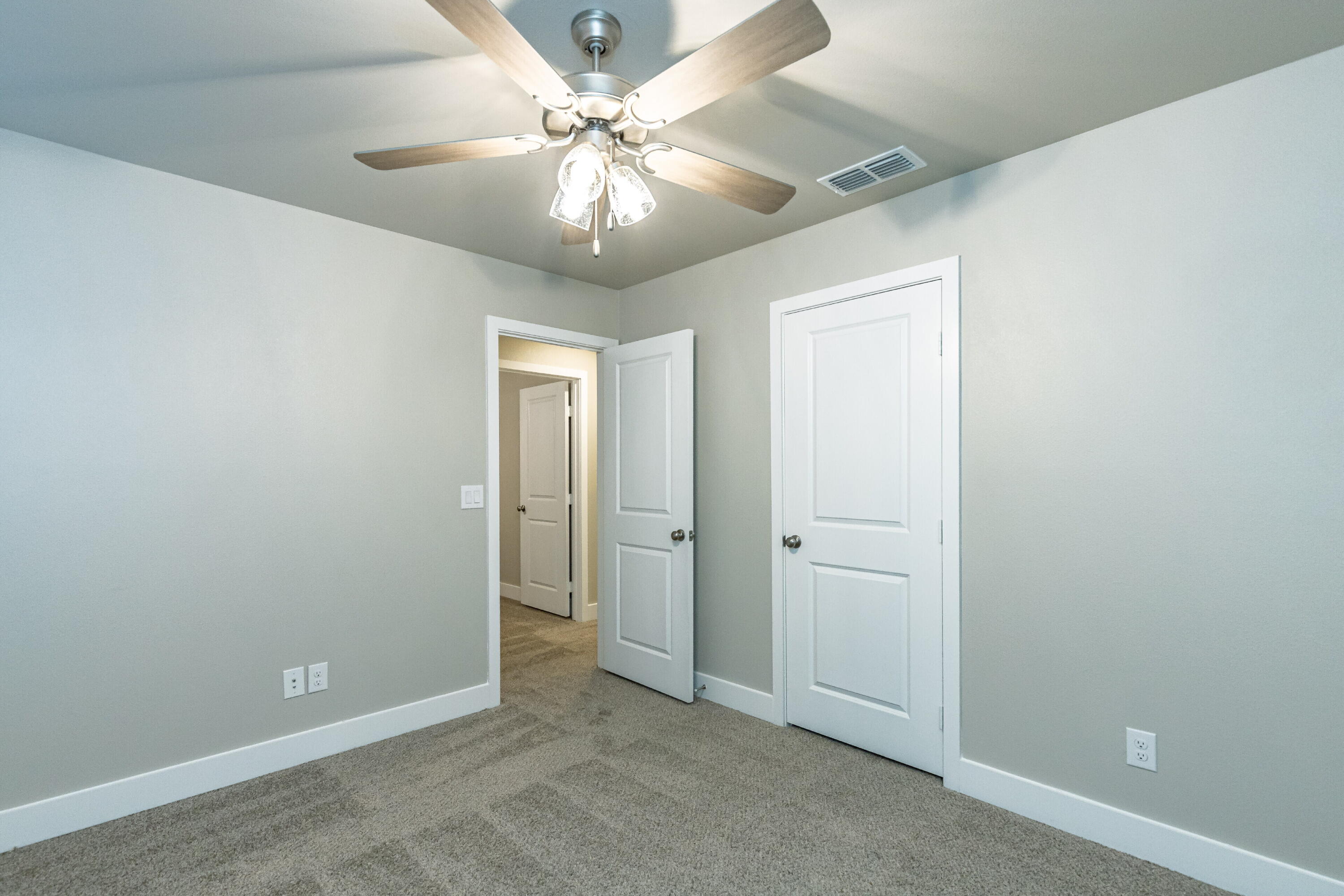 13605 Avenue R Lubbock, TX 79423 - Photo 5 of 15 13605 Ave R-49
