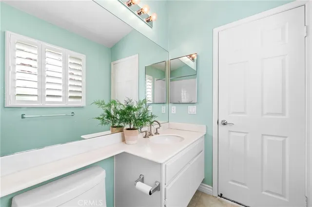 a street sign on a street sign