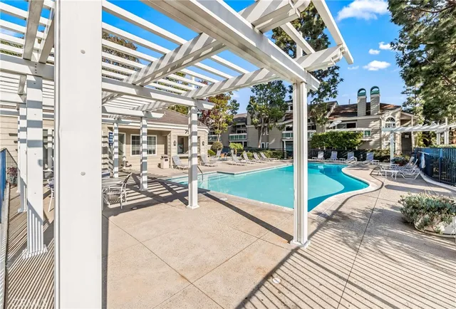 $1,050,000 | 19481 Pompano Lane, Unit 110, Huntington Beach, CA 92648