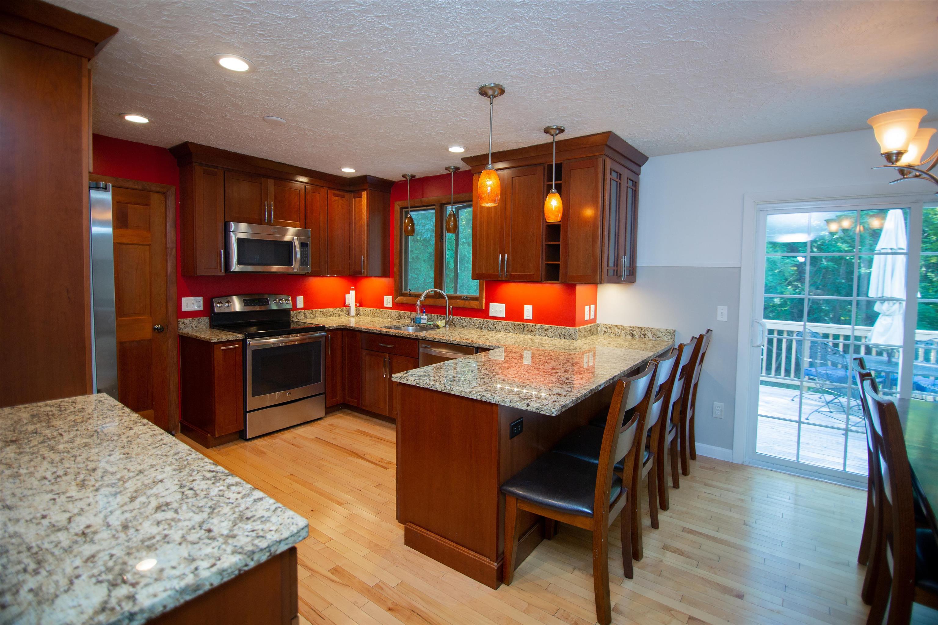 13 Emerson Road Nashua, NH 03062 - Photo 6 of 24