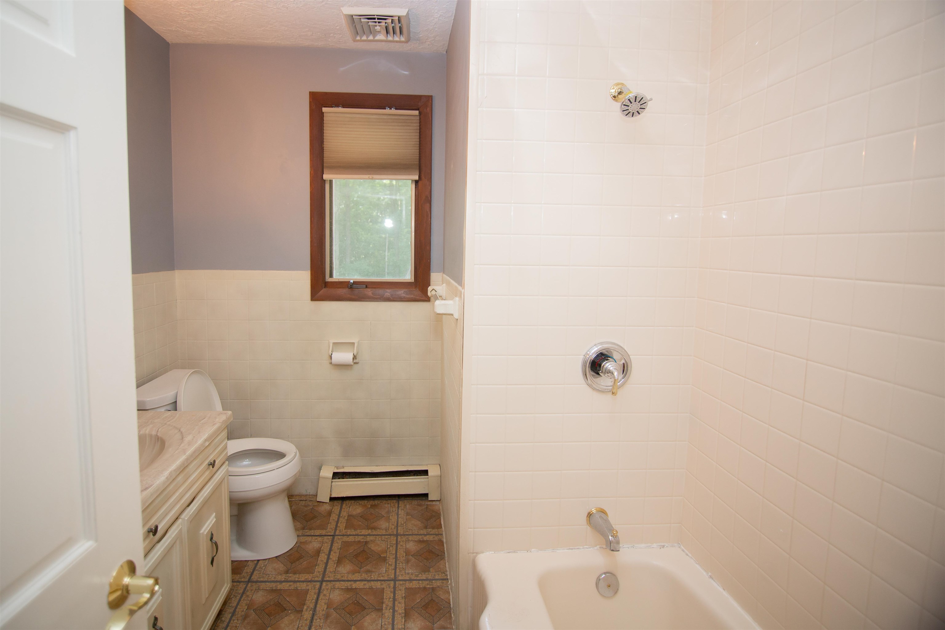 13 Emerson Road Nashua, NH 03062 - Photo 9 of 24