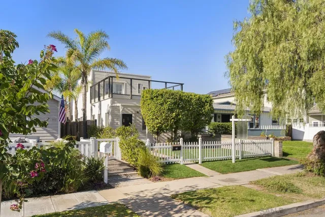 $2,795,000 | 812 H Avenue, Coronado, CA 92118