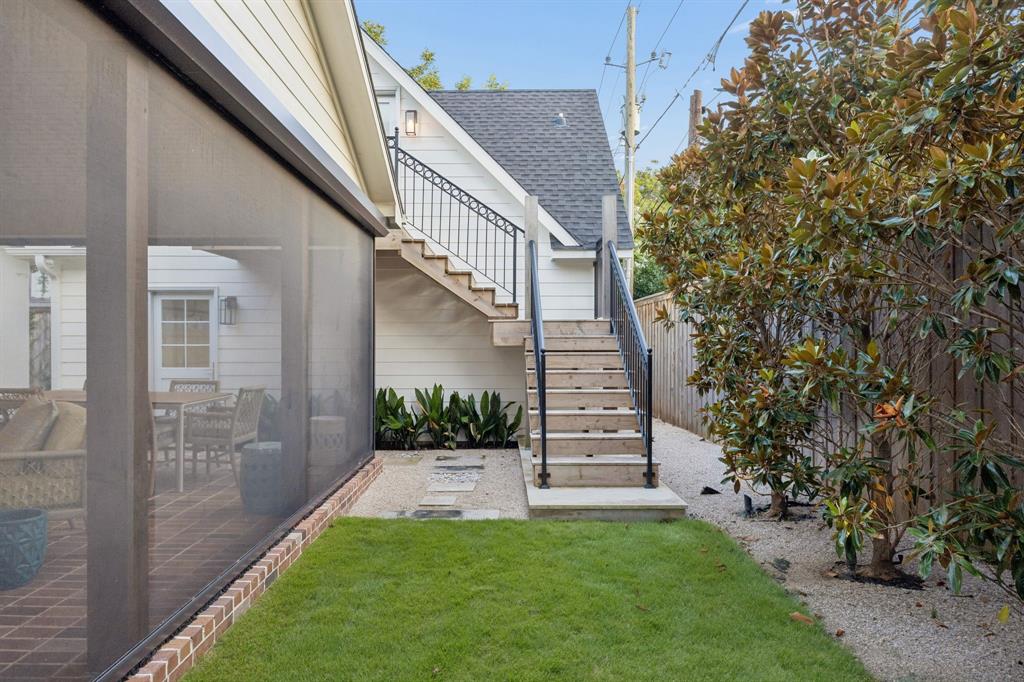 8111 Chadbourne Road Dallas, TX 75209 - Photo 28 of 33