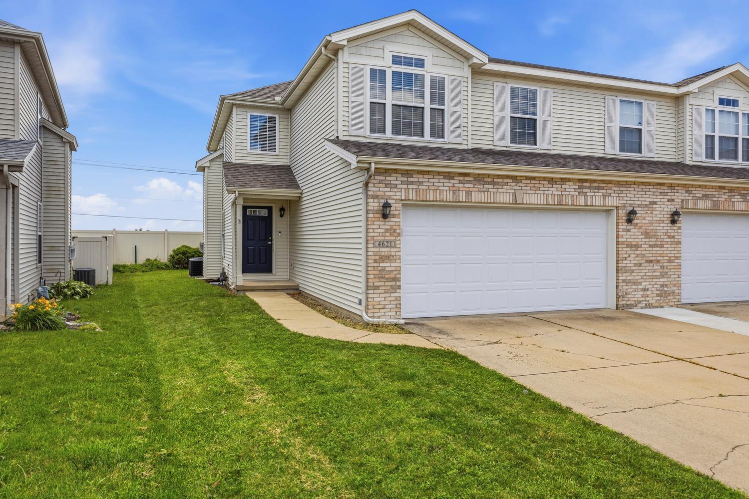 4621 Copper Ridge Road Champaign, IL 61822 - Photo 2 of 33
