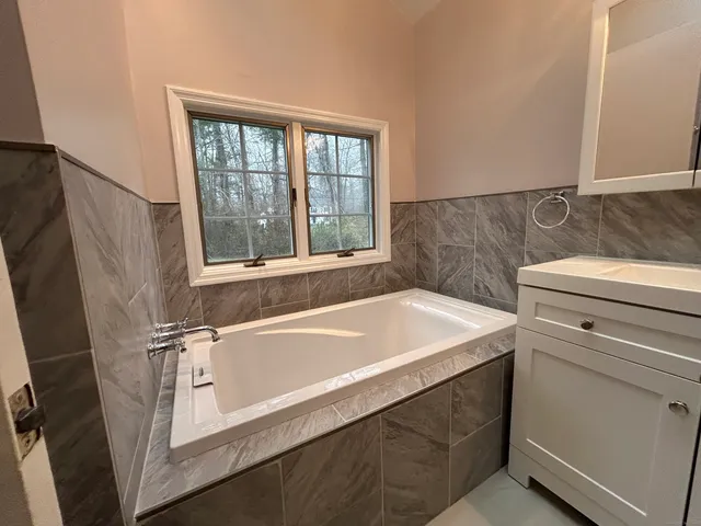 $4,990 | 185 Branchville Road, Ridgefield, CT 06877