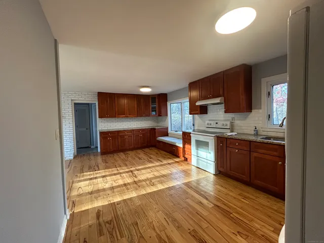 $4,990 | 185 Branchville Road, Ridgefield, CT 06877