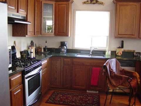 2085 Rochelle Rochester, MI 48309 - Photo 10 of 12 120310-9.JPG