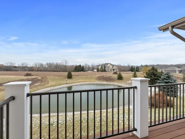 $484,900 | 1920 Ravenswood Lane, Manitowoc, WI 54220